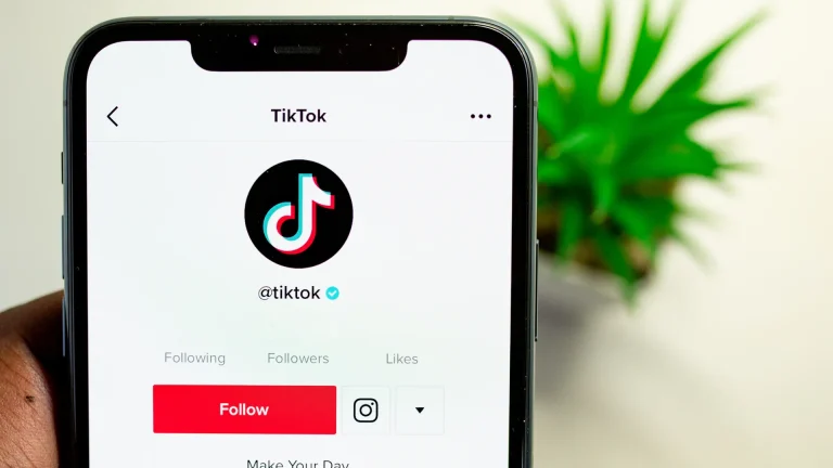 Unlocking booking potential: why tour and activity operators should embrace TikTok Marketing (with examples)